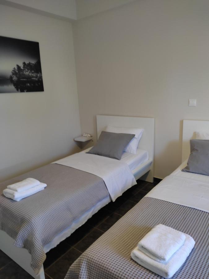 Double M Near Athens Airport דירה