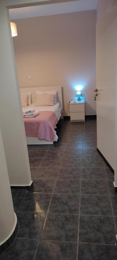 Double M Near Athens Airport Apartment