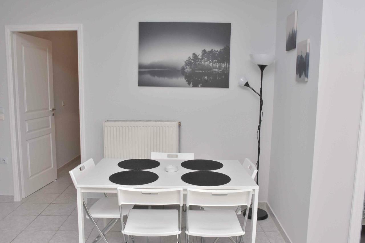 Double M Near Athens Airport Apartment
